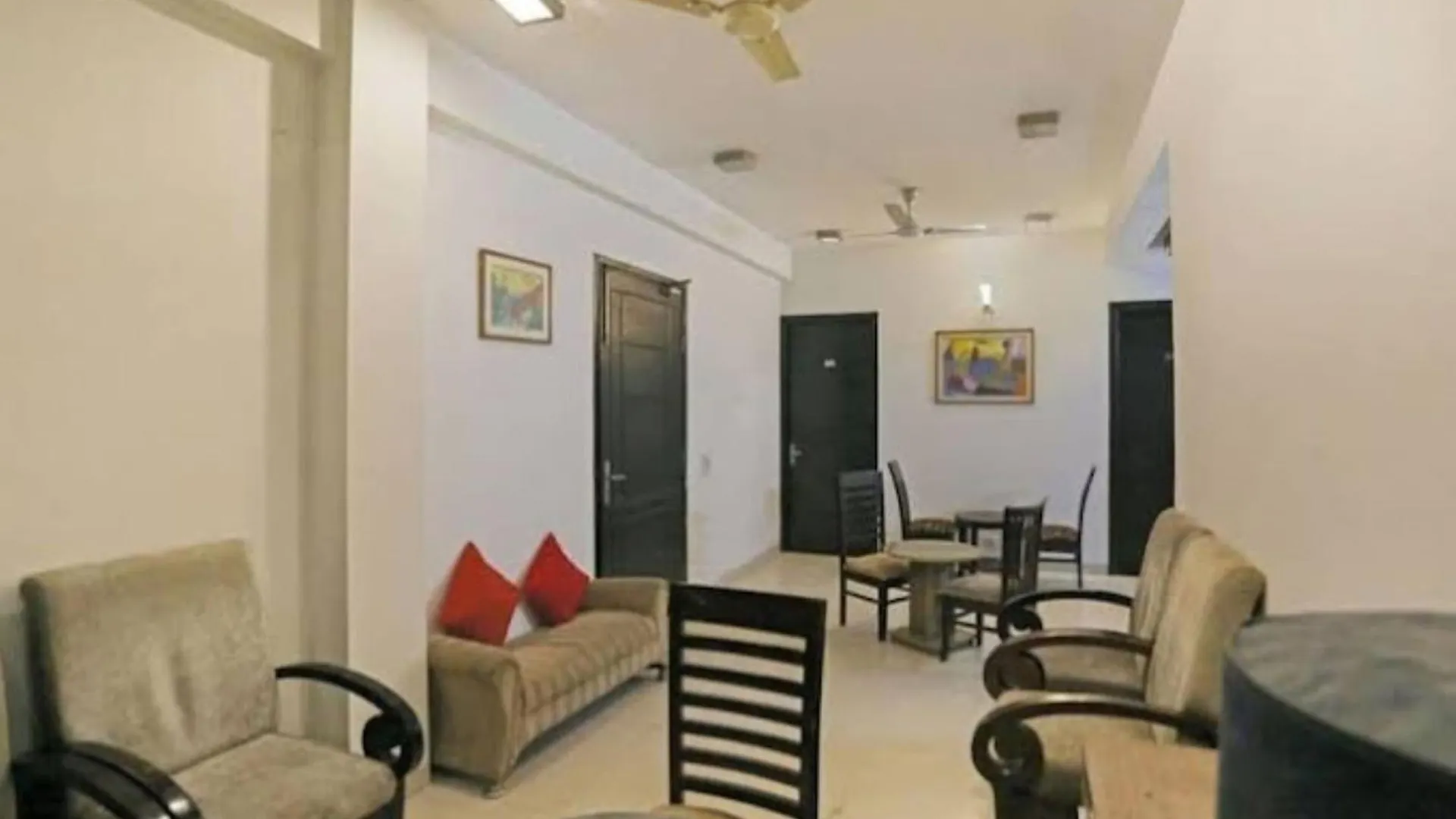 Apartament Opo Ministar Gurgaon